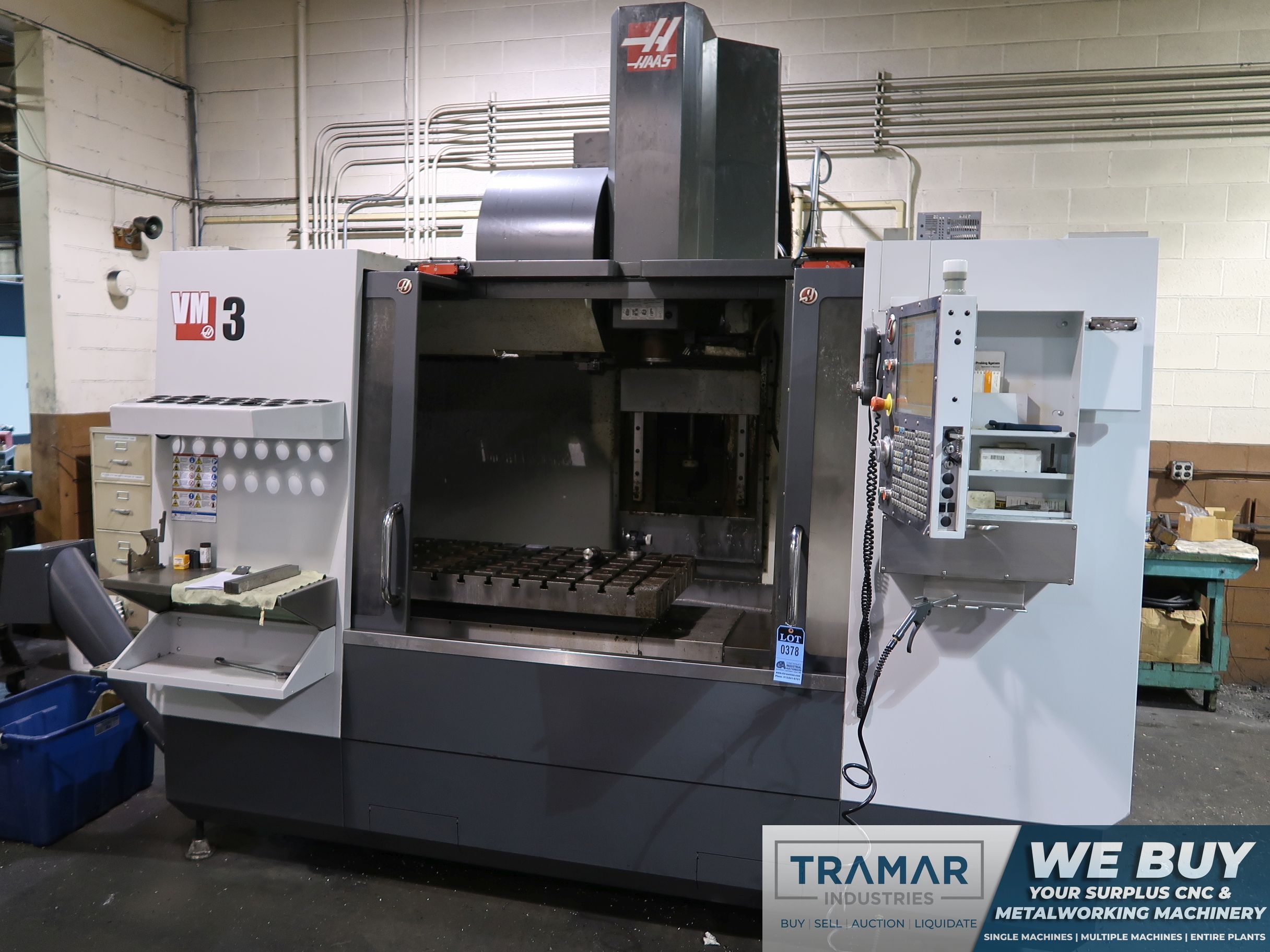 HAAS VM-3 (MOLD MAKER) CNC VERTICAL MACHINING CENTER, 40