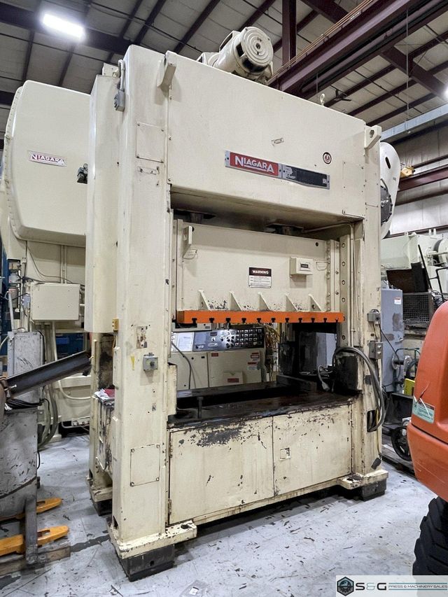 200 ton Niagara SE2-200-72-42 UH, Used Straight Side Mechanical Metal Stamping Press For Sale, Year 1995