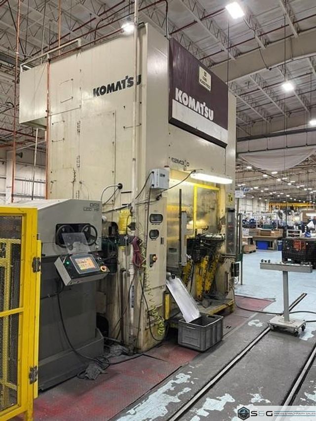 1995 KOMATSU E2M-300 300-ton Capacity Straight Side Press For Sale - Double Crank Single Action