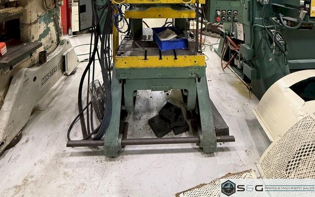 75 ton Minster #7D-SS Die-Namic Mechanical Metal Stamping OBI Single Crank Press For Sale, Year 1983