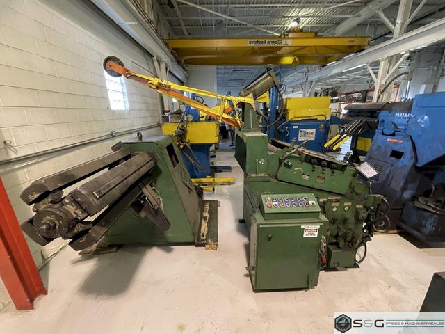 12,000 lbs. x 30" Perfecto Coil Reel and Powered Straightener
