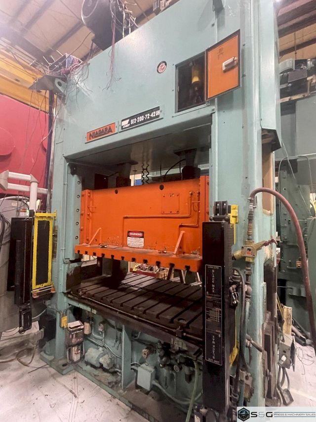 200 ton Clearing Niagara SE2-200-72-42 Straight Side Press