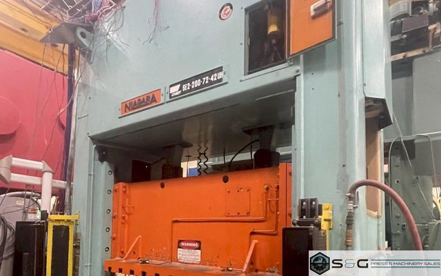 200 ton Clearing Niagara SE2-200-72-42 Straight Side Press