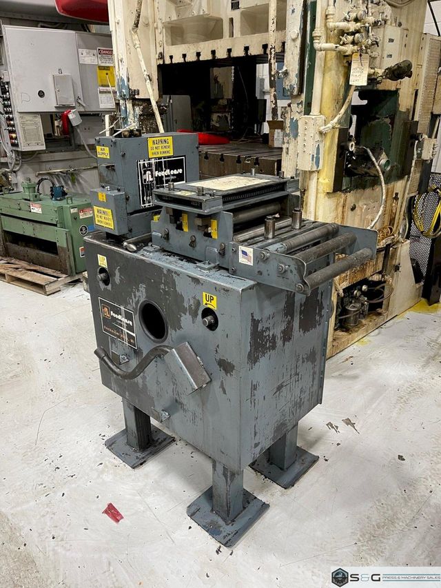 12" Feed Lease Servo Feed with Pull Thru Straightener Model #EF-12
