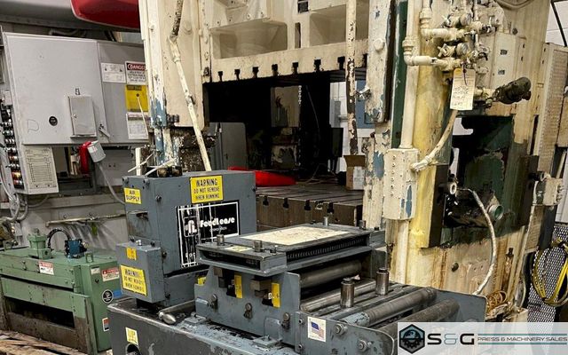 12" Feed Lease Servo Feed with Pull Thru Straightener Model #EF-12