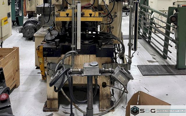 60 ton Komatsu OBS-60 Single Point Mechanical Metal Stamping Gap Frame Press For Sale, Year 2001