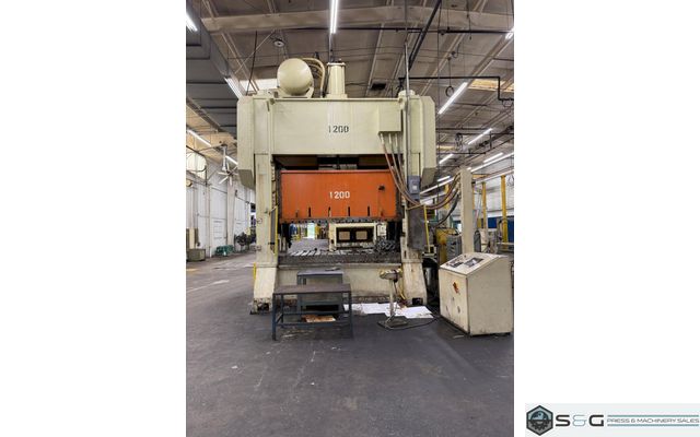 400-ton Blow SC2-400-108-54 Straight Side Mechanical Stamping Press For Sale, Year 2001