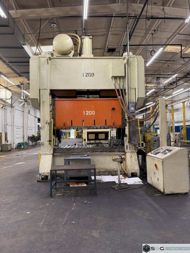 400-ton Blow SC2-400-108-54 Straight Side Mechanical Stamping Press For Sale, Year 2001