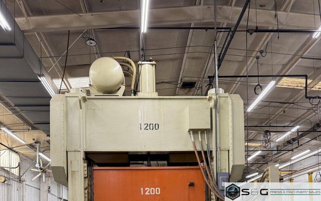 400-ton Blow SC2-400-108-54 Straight Side Mechanical Stamping Press For Sale, Year 2001