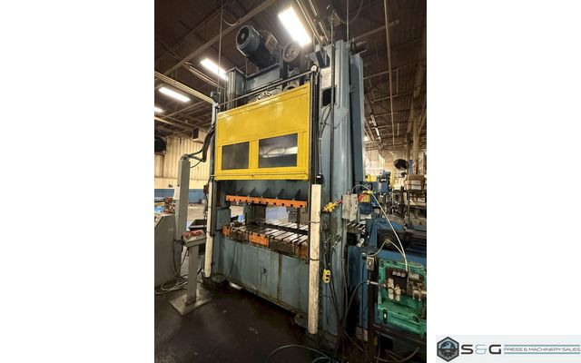 200-ton Niagara SE2-200-72-42 Straight Side Double Crank Press For Sale, Year 1990 with Updated Controls