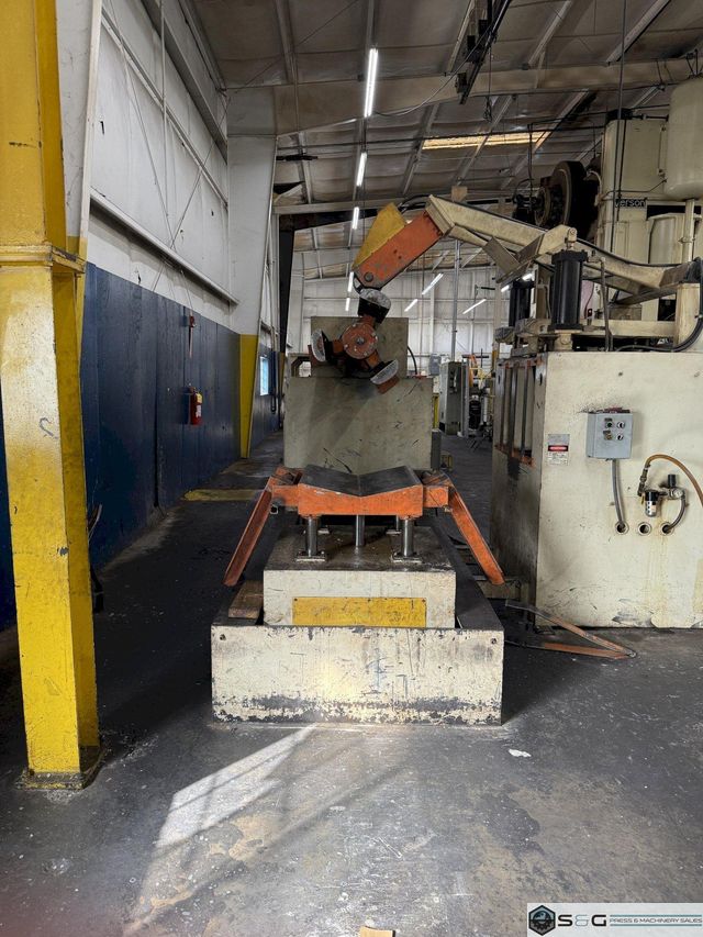 20,000 lbs. x 36" Capacity CHS Automation Coil Reel and Powered Straightener, Year 2005