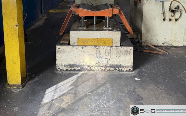 20,000 lbs. x 36" Capacity CHS Automation Coil Reel and Powered Straightener, Year 2005