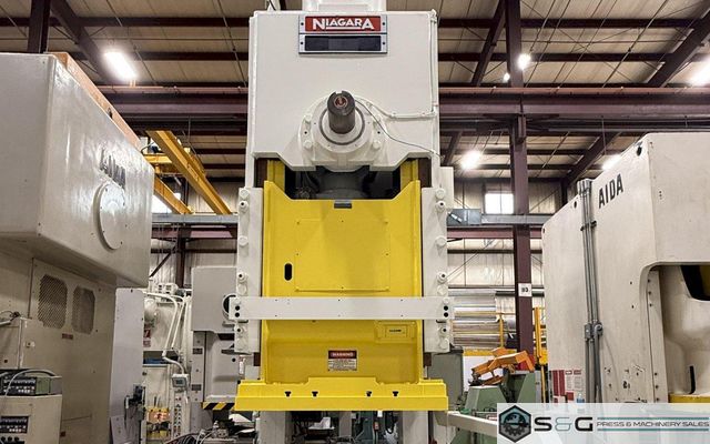 250 Ton NIAGARA E-250 OBS / Gap Frame Used Mechanical Metal Stamping Press For Sale, Under Power!