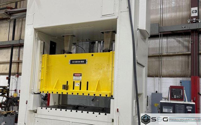 300-ton Clearing Niagara SE2-300-84-48UH Used Straight Side Mechanical Metal Stamping Press For Sale, Reconditioned 2025