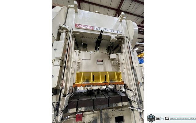 300 ton Niagara SC2-300-72-42P Used Straight Side Double Crank Mechanical Metal Stamping Press For Sale, Year 1980