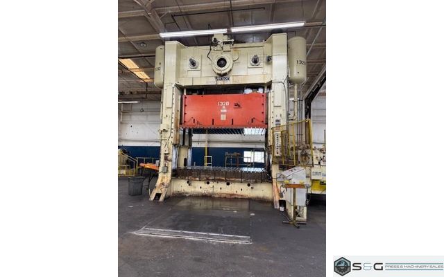 1000 ton Verson S4-1000-144-84T Straight Side Mechanical Stamping Press For Sale