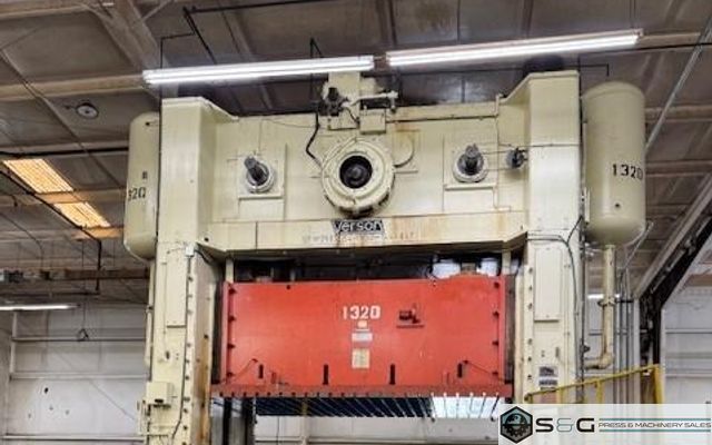 1000 ton Verson S4-1000-144-84T Straight Side Mechanical Stamping Press For Sale