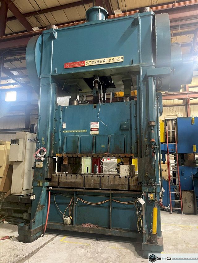 600 ton Niagara SC2-600-96-60 Used Straight Side Mechanical Metal Stamping Press For Sale, Year 1986