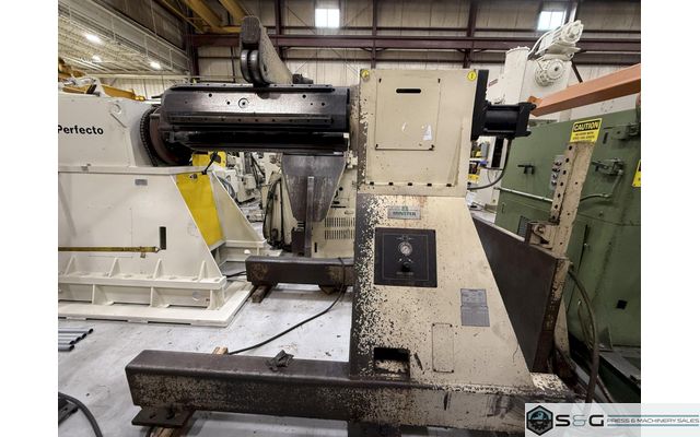 24,000 lbs. x 32" Width Minster Coil Reel and Minster Powered Straightener,  Model#MRH20-38S & MSH30-32-7, Year 2007