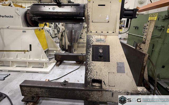 24,000 lbs. x 32" Width Minster Coil Reel and Minster Powered Straightener,  Model#MRH20-38S & MSH30-32-7, Year 2007