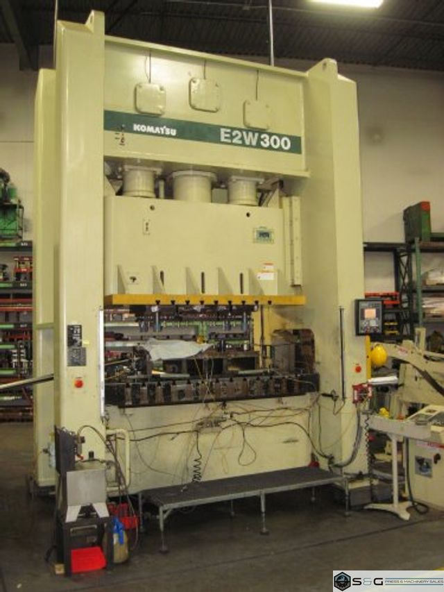 300 Ton KOMATSU E2W300 Straight Side Press