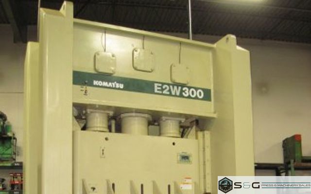300 Ton KOMATSU E2W300 Straight Side Press