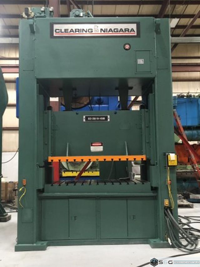 300 Ton CLEARING NIAGARA SE2-300-84-48UH Straight Side Mechanical Metal Stamping Press