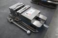 Kurt D-675 6" Machine Vise, Steel Jaws, Handle- Auction Item