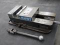 Kurt D-675 6" Machine Vise, 6" Jaws, Handle- Auction Item