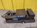 6" KURT MODEL #D675 PRECISION MACHINE VISE W/ SWIVEL HANDLE: STOCK #23448