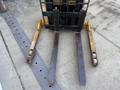 BIG JOE PDS-25-130 Walkie Straddle Lifter