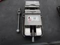 Kurt D-675 6" Machine Vise, Steel Jaws, Handle- Auction Item