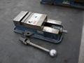Kurt D-40 4" Machine Vise, Steel Jaws, Handle- Auction Item