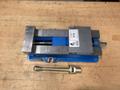 Kurt D688 6" AngLock CNC Milling Vise – w/ Handle- Auction Item