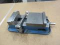 Kurt D-60 6&quot; Machine Vise with Hard Jaws and Handle- Auction Item