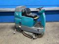 TENNANT 31 GALLONS FLOOR SCRUBBER   -  T7