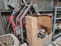 TInker Omega model e-1250 2500# capacity electric mold handler