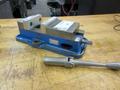 Kurt D40 4&quot; Machine Vise with Handle and Aluminum Jaws- Auction Item