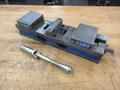 Kurt DL-400 4&quot; Double Lock Machine Vise with Handle- Auction Item
