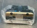 SCHUNK UNIVERSAL PNEUMATIC GRIPPER   -  0371094
