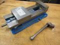 Kurt D688 6&quot; Machine Vise with Handle- Auction Item