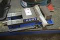 Kurt D675 6" Machine Vise, Steel Jaws, Handle- Auction Item