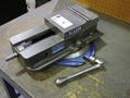 Kurt D675 6" Machine Vise, SwivelBase, Steel Jaws, Handle- Auction Item