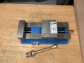 Kurt D688 6" AngLock CNC Milling Vise – w/ Handle- Auction Item