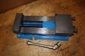 Kurt D688 6" Machine Vise W/ Handle - Auction Item