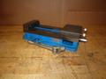 Kurt D688 6" Machine Vise W/ Handle - Auction Item