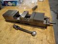 Kurt DL400B 4" Machine Vise With Steel Jaws and Handle- Auction Item