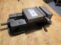 Kurt D-60 6&quot; Machine Vise W/ Jaws &amp; Handle- Auction Item