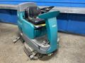 TENNANT 31 GALLONS FLOOR SCRUBBER   -  T7