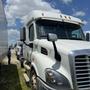 Freightliner Cascadia 125 Sleeper Truck, 2016 – Detroit DD15, Automatic / Manual, Tandem Axle Class 8 Semi Tractor